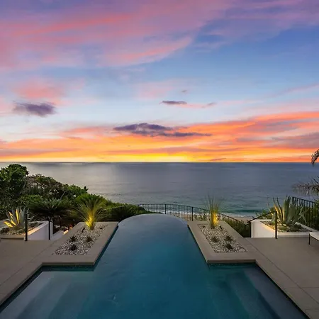 Angela With Pool On The Seafront In Perfect For 10 People Appartement *